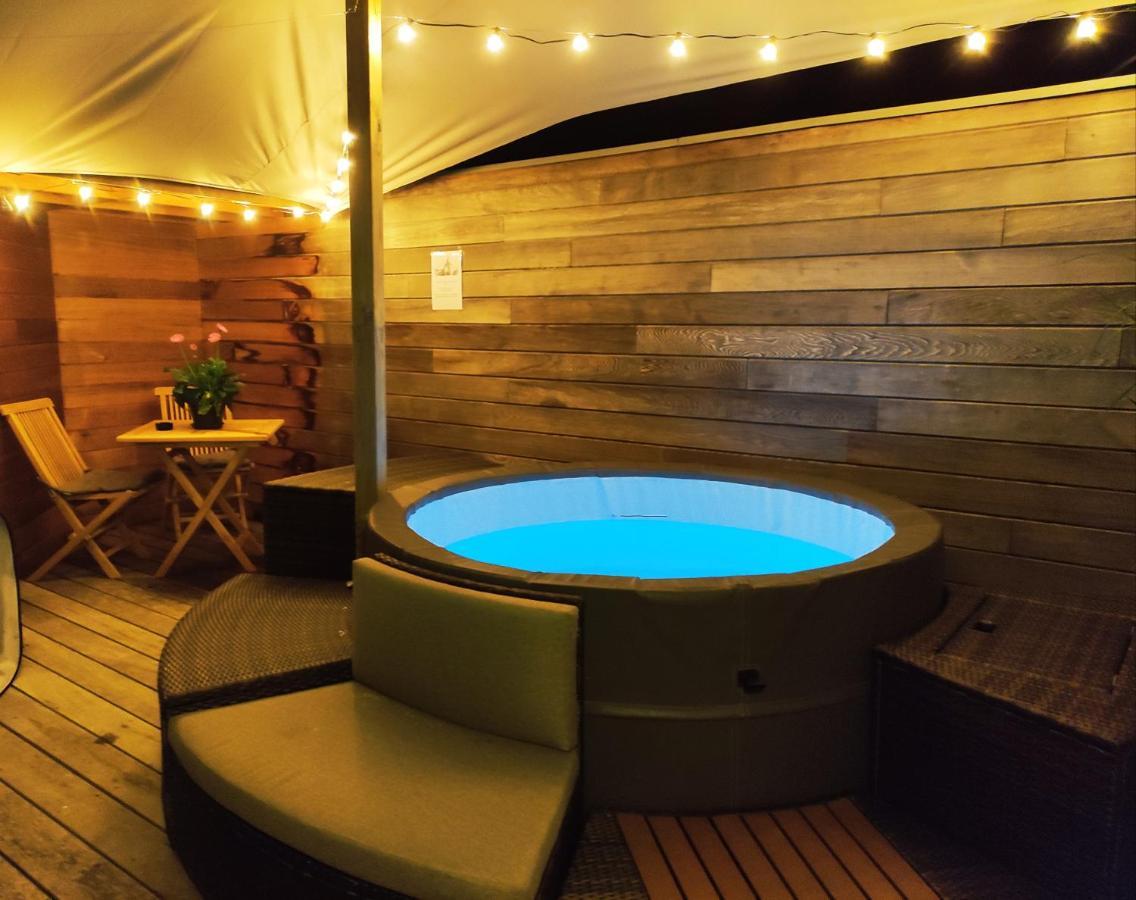 Gite A L'Ombre Du Clocher Avec Jacuzzi Et Sauna Privatifs Celles  Exterior photo